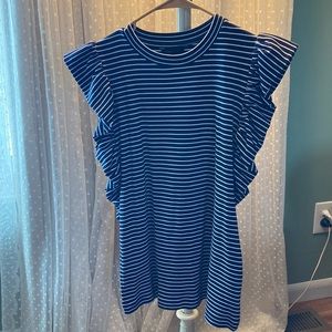 Banana Republic ruffle sleeve top. Women’s size small. Navy & white striped.